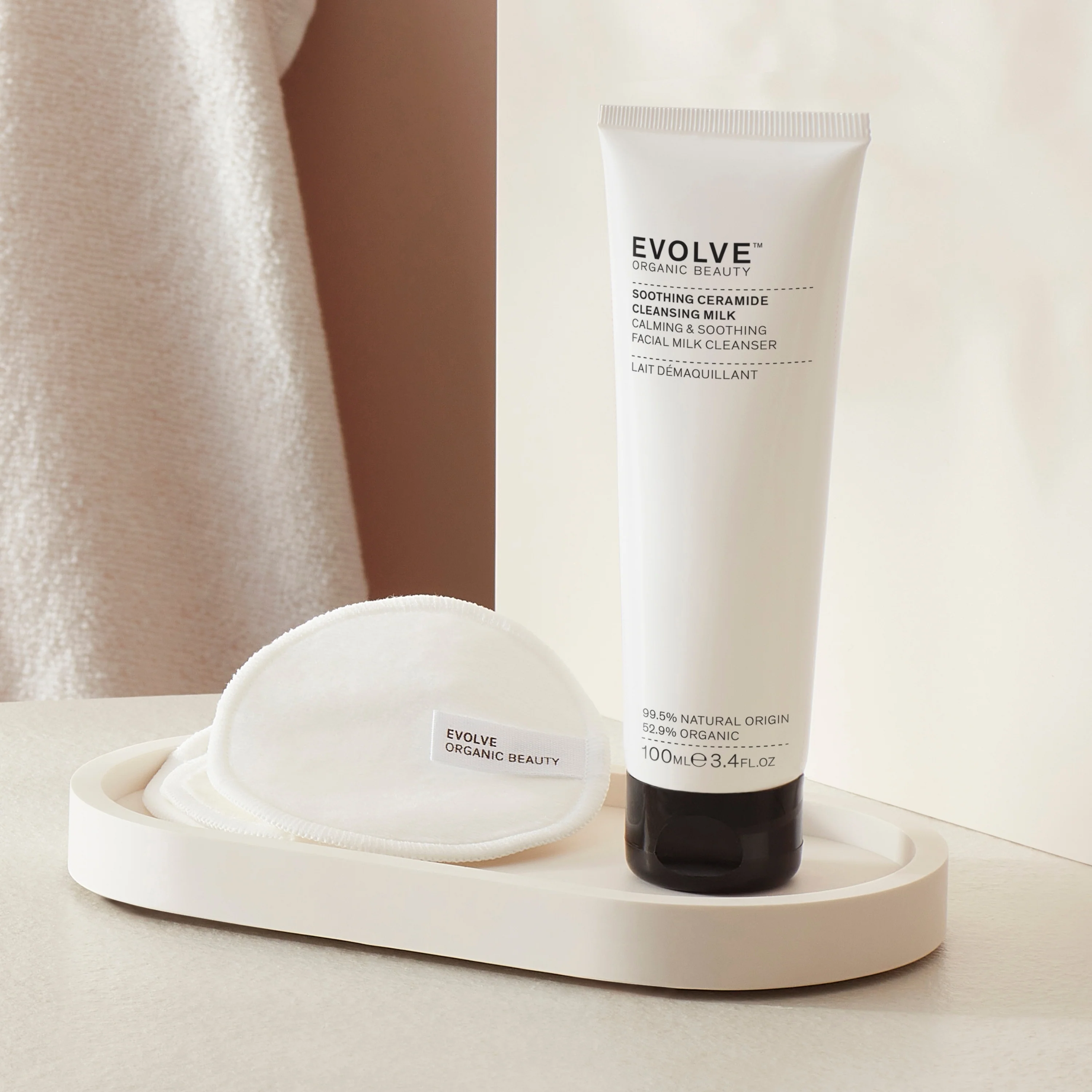 Evolve Soothing Ceramide Cleansing Milk - Image 3