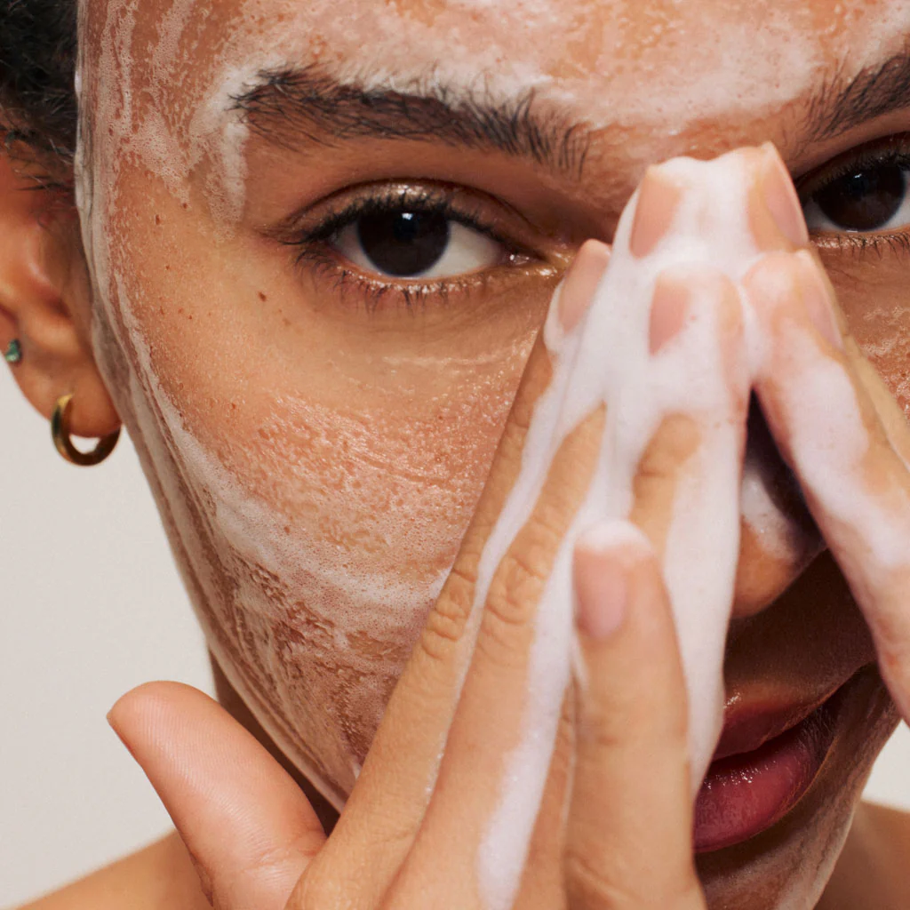 Ilia The Cleanse - Soft Foaming Cleanser + Makeup Remover - Image 3
