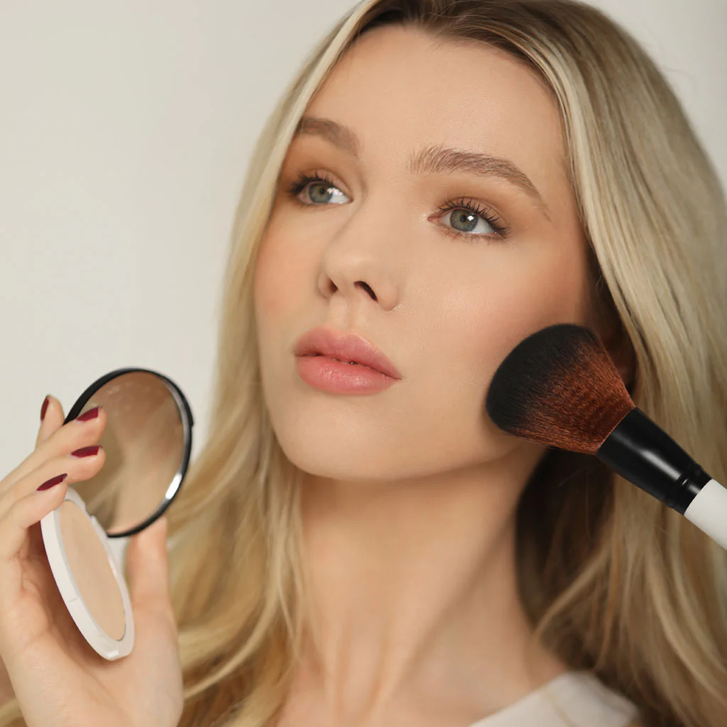 Lily Lolo Pressed Finishing Powder - Image 3