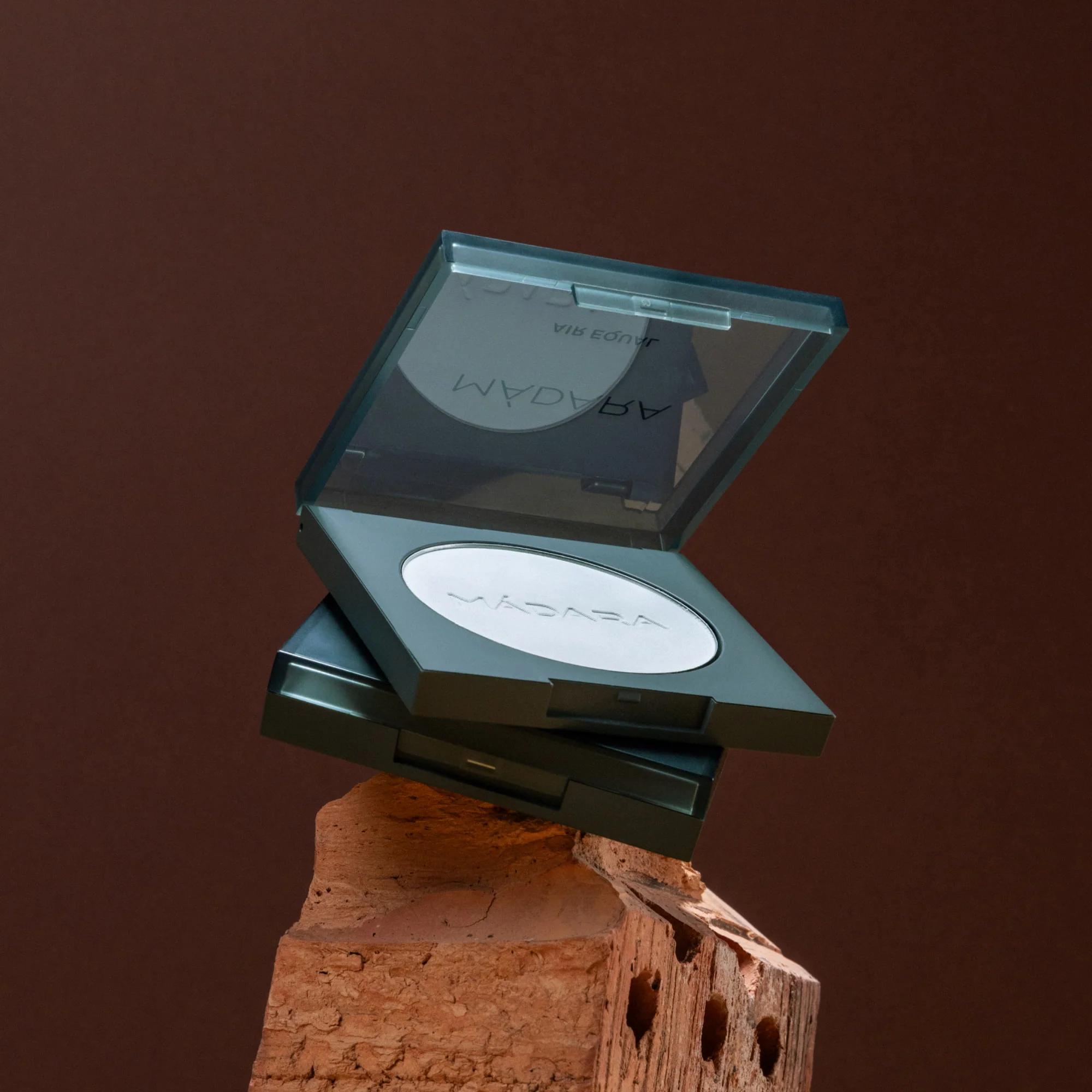 Madara Soft Silk Mineral Powder - Image 4