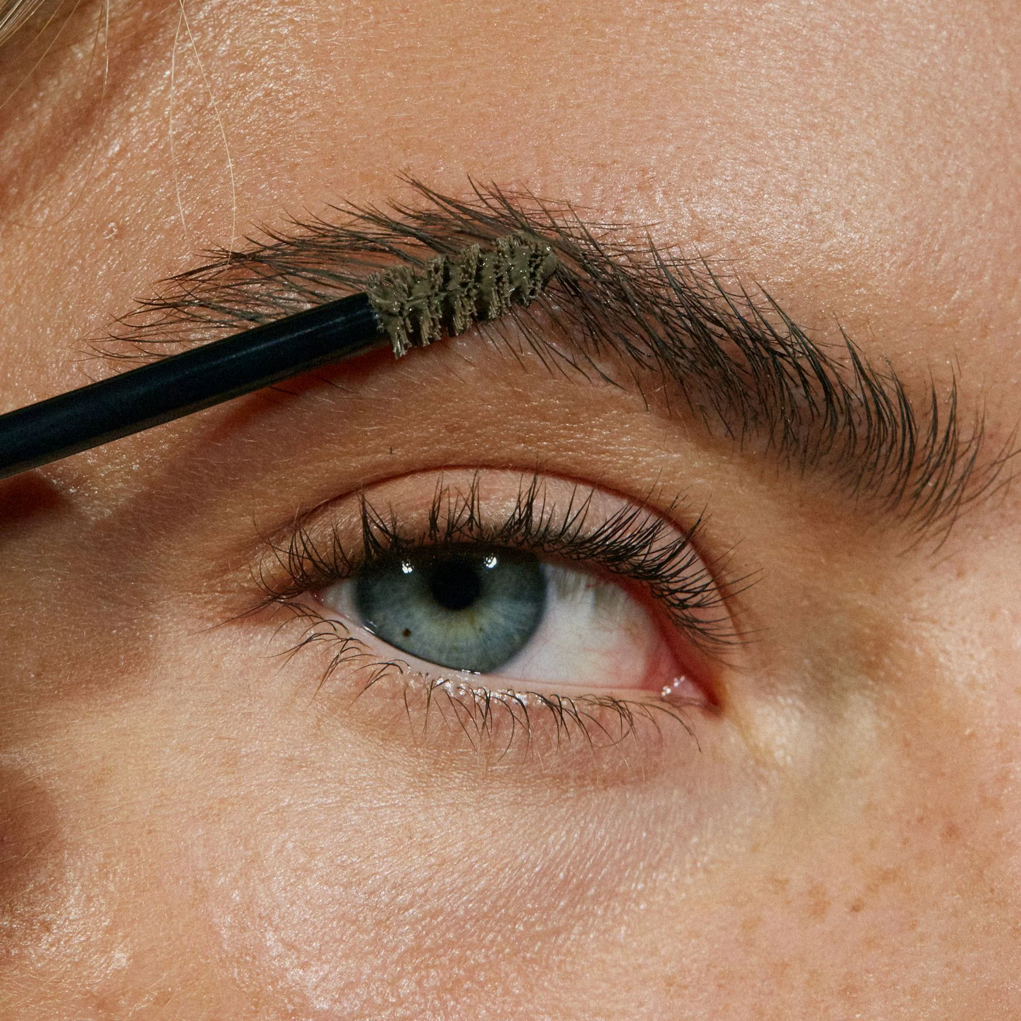 Madara Tinted Brow Gel - Image 7