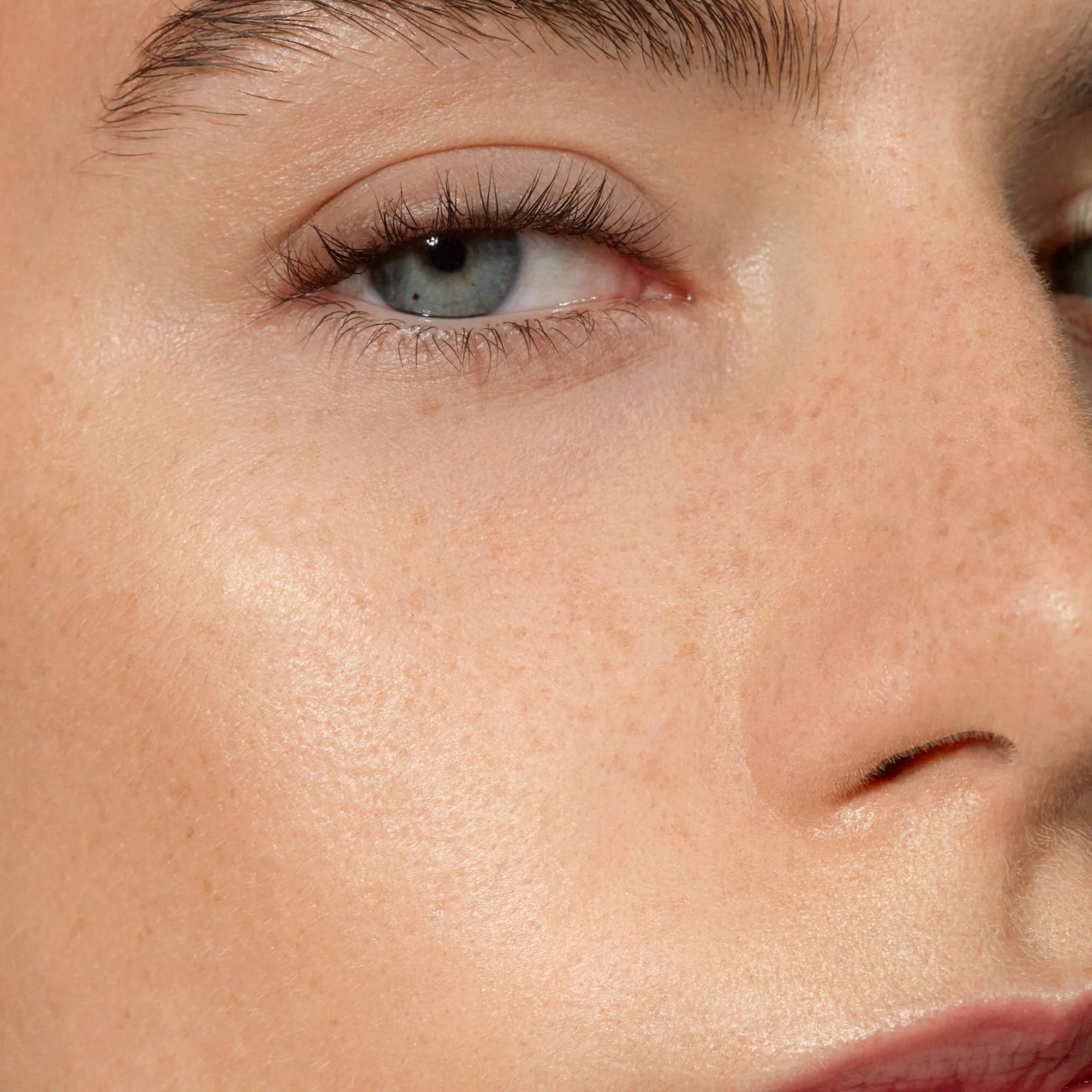 Madara H20 Hyaluron Tinted Serum - Image 13