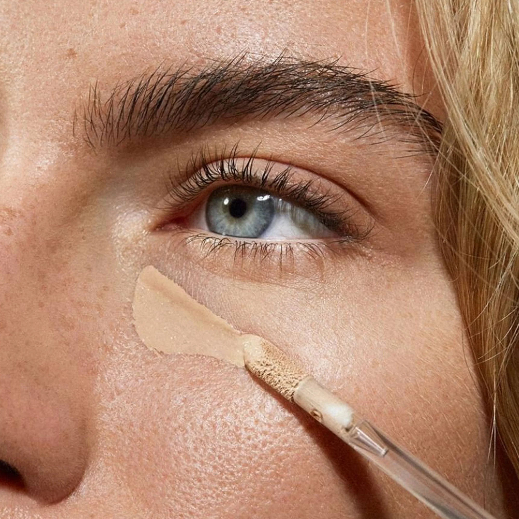 Madara Luminous Perfecting Concealer - Image 12