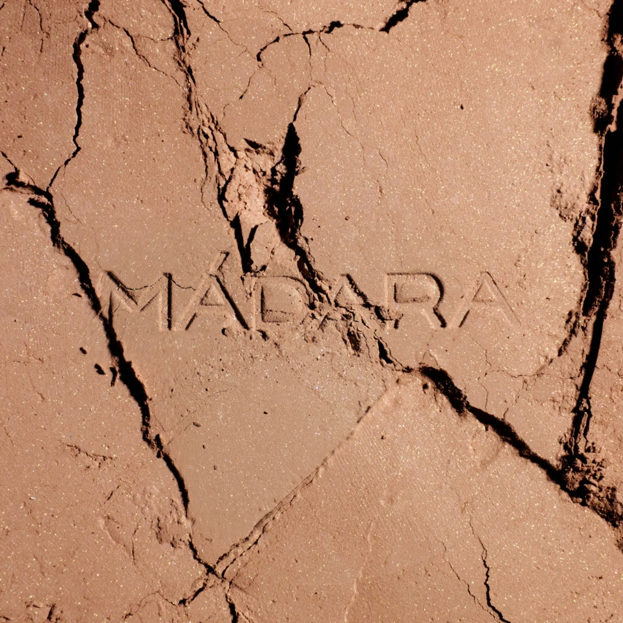 Madara Midsummer Soft Silk Mineral Bronzer - Image 4