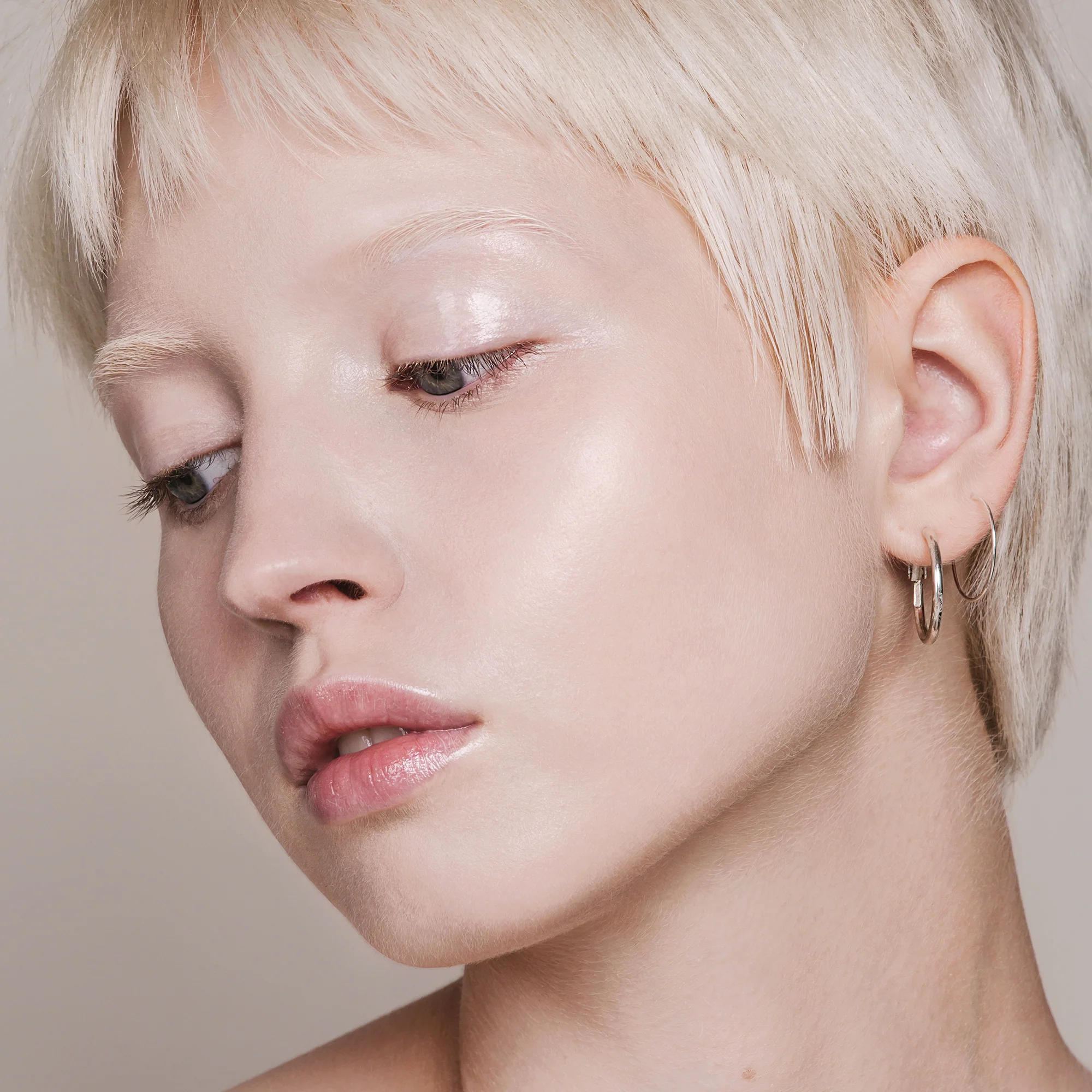 Madara Soft Glow Foundation SPF15 - Image 3