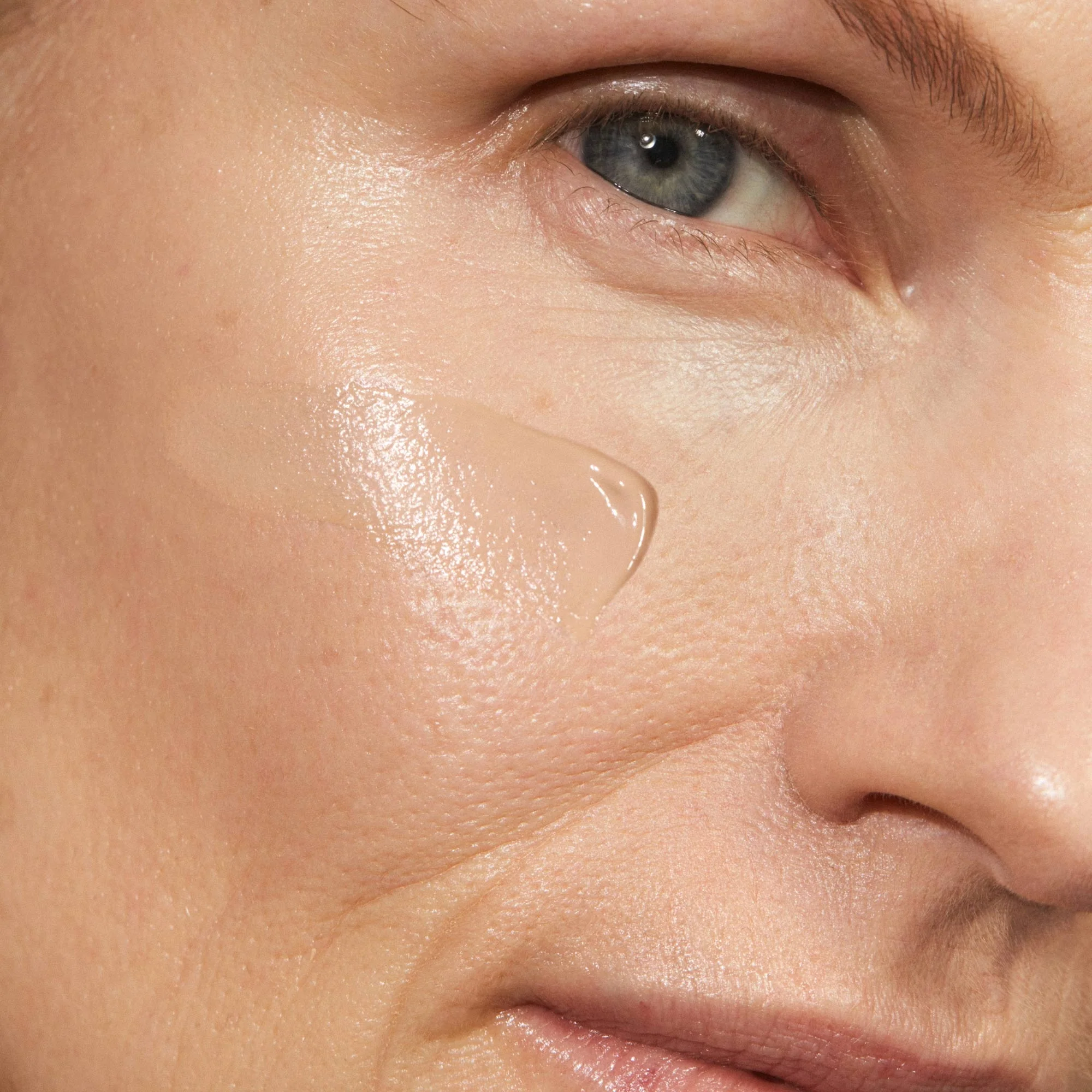 Madara Skinonyn Semi-Matte Peptide Foundation - Image 12