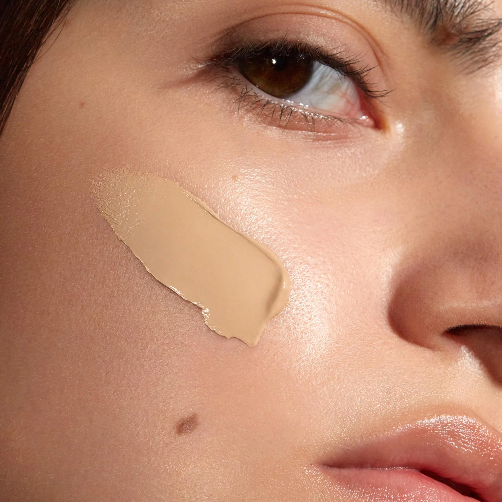 Madara Skinonyn Semi-Matte Peptide Foundation - Image 18