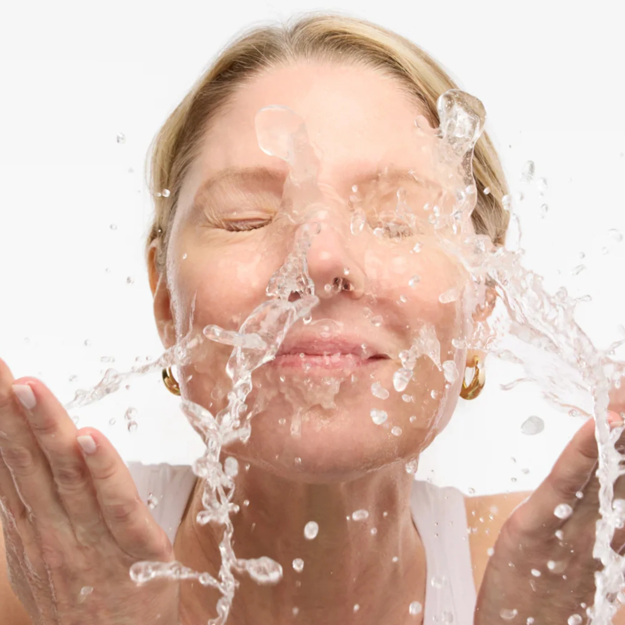 Mara Aura Foaming Algae Gel Cleanser - Image 4