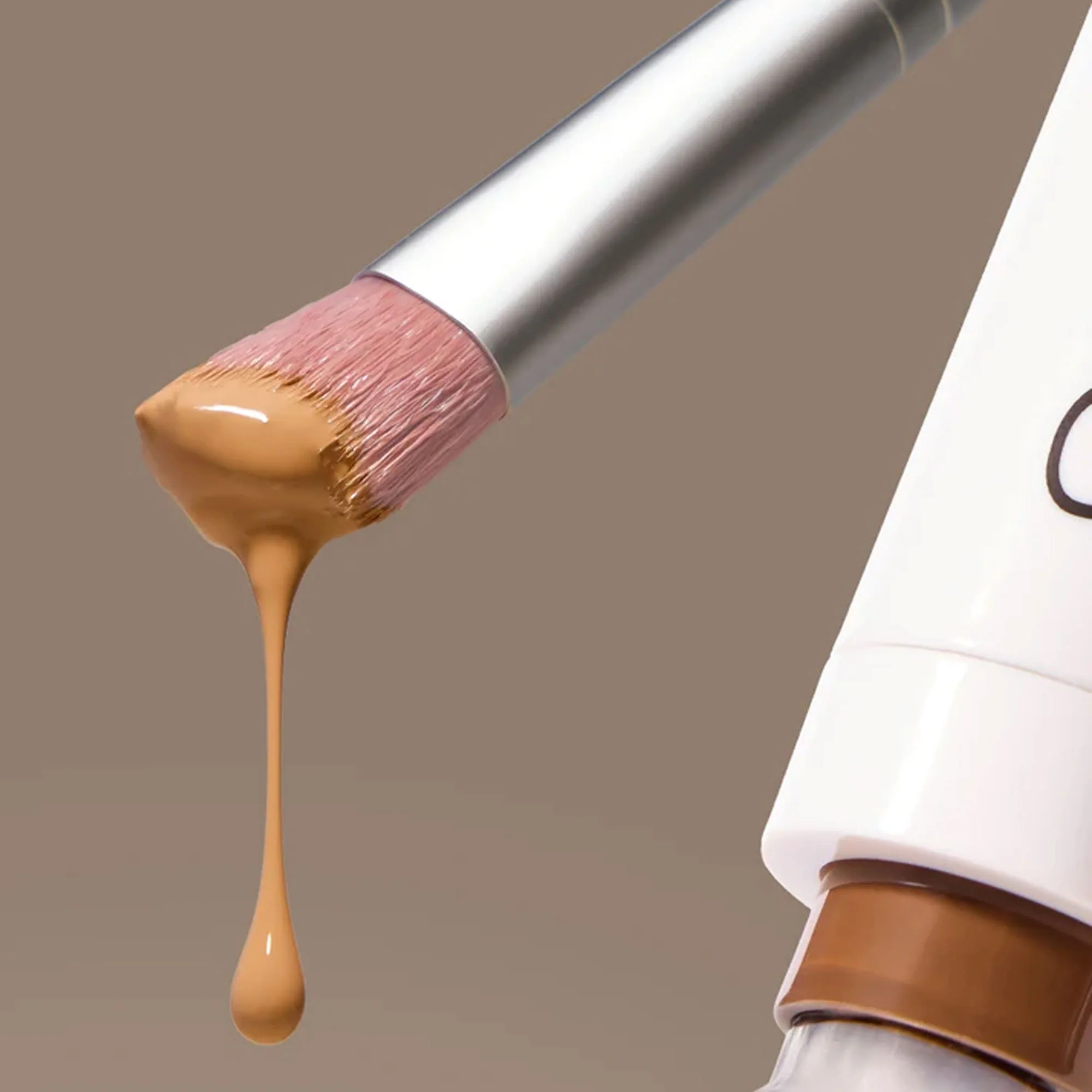 Rms Beauty Skin2Skin Concealer Brush - Image 3