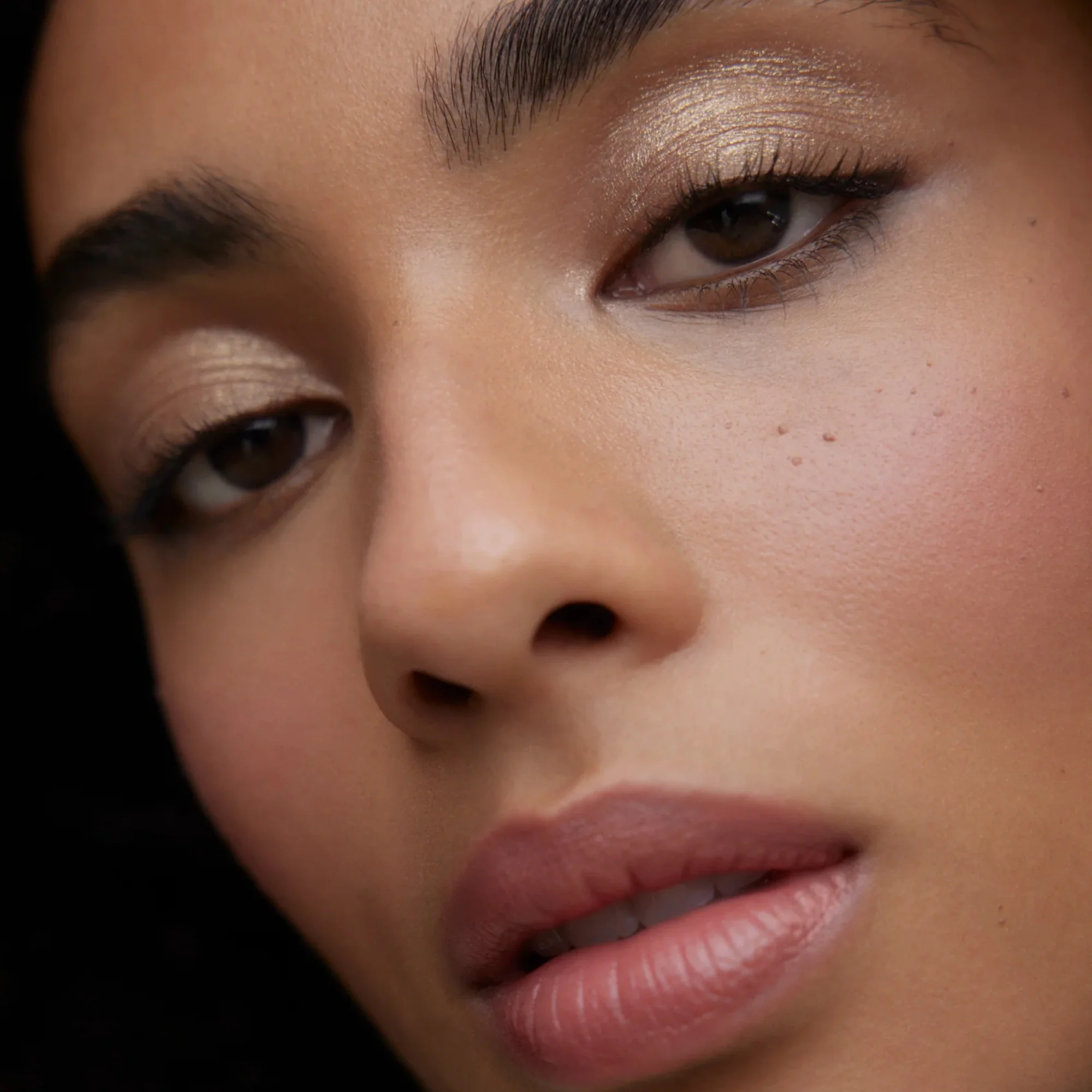 Wonderblush La Lumière Liquid Eye Shadow - Image 16