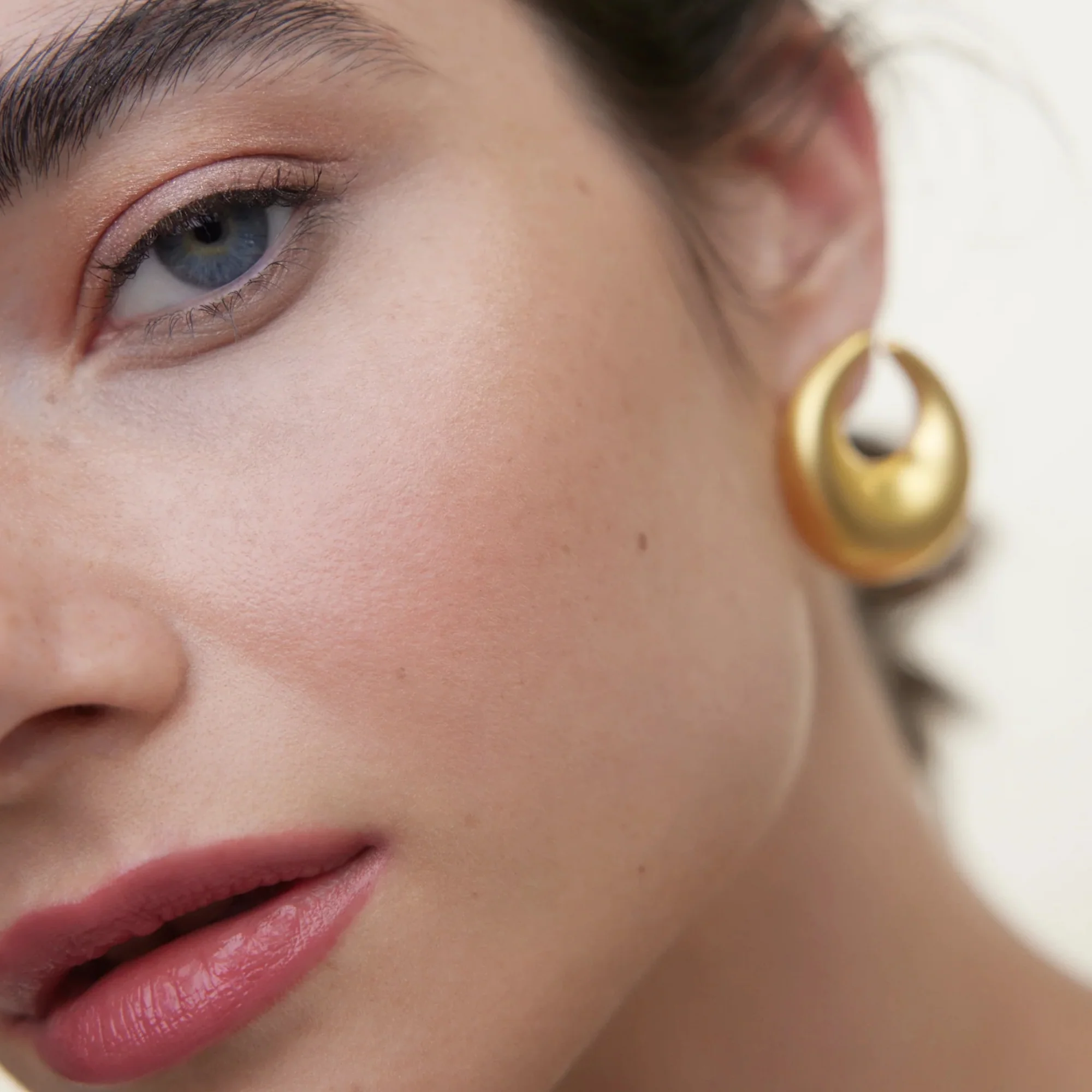 Wonderblush La Lumière Liquid Eye Shadow - Image 19