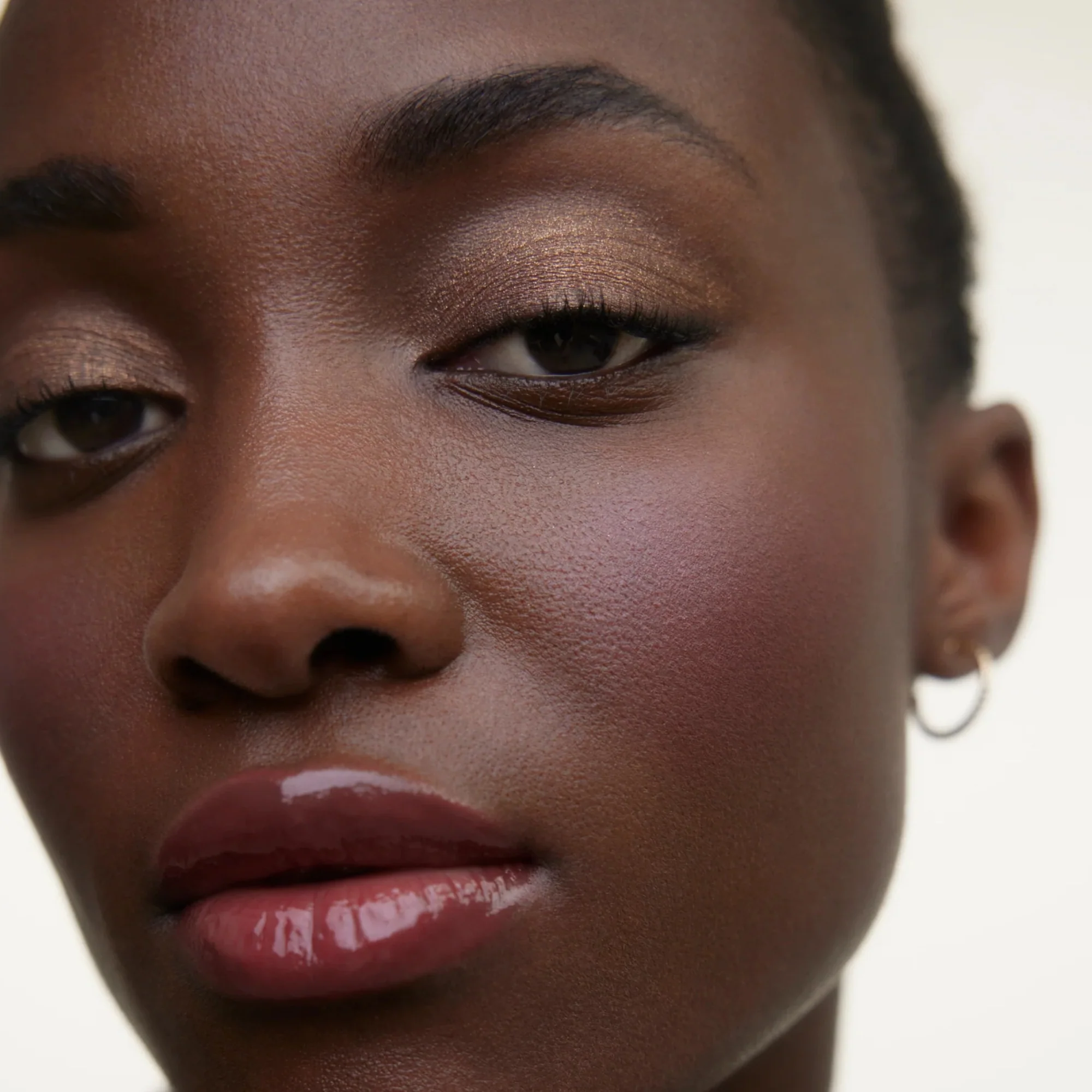Wonderblush La Lumière Liquid Eye Shadow - Image 28