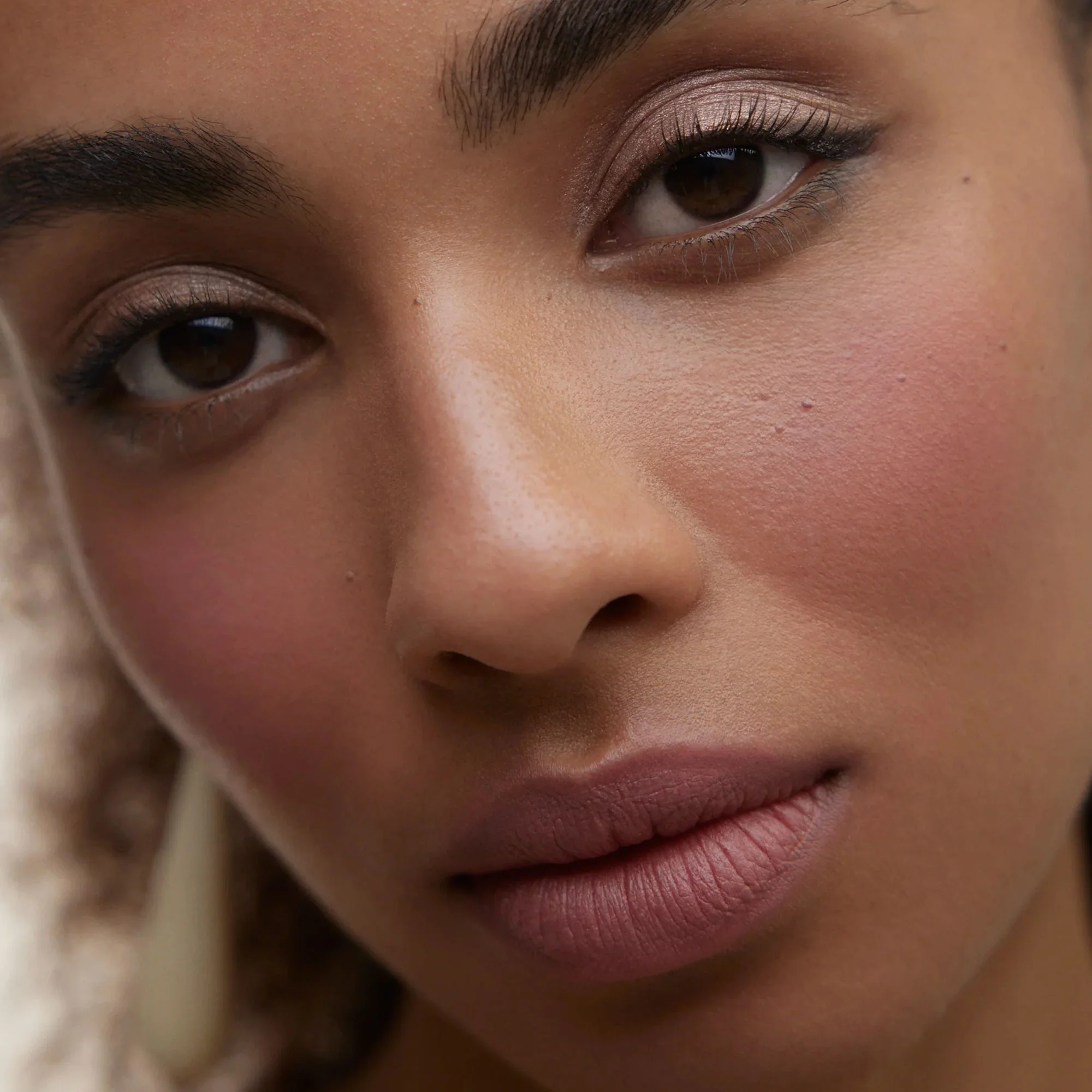 Wonderblush Le Fard Blush - Image 5